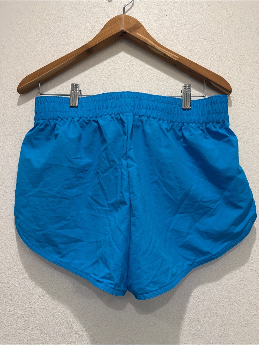 FORM New With Tags Aqua Blue Yellow Strip Nylon Woman’s Active Shorts Medium - Picture 2 of 5
